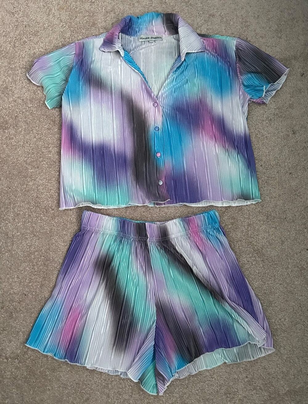 Almost Famous 2-Piece Short Sleeve Plissé Pajama Set, Ombre Tie-Dye, SM & MED